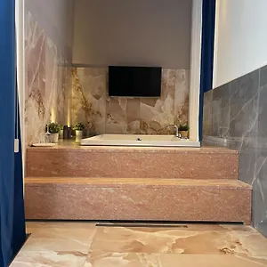 https://bb-palazzo-bruca-catania.taorminaitalyhotels.com