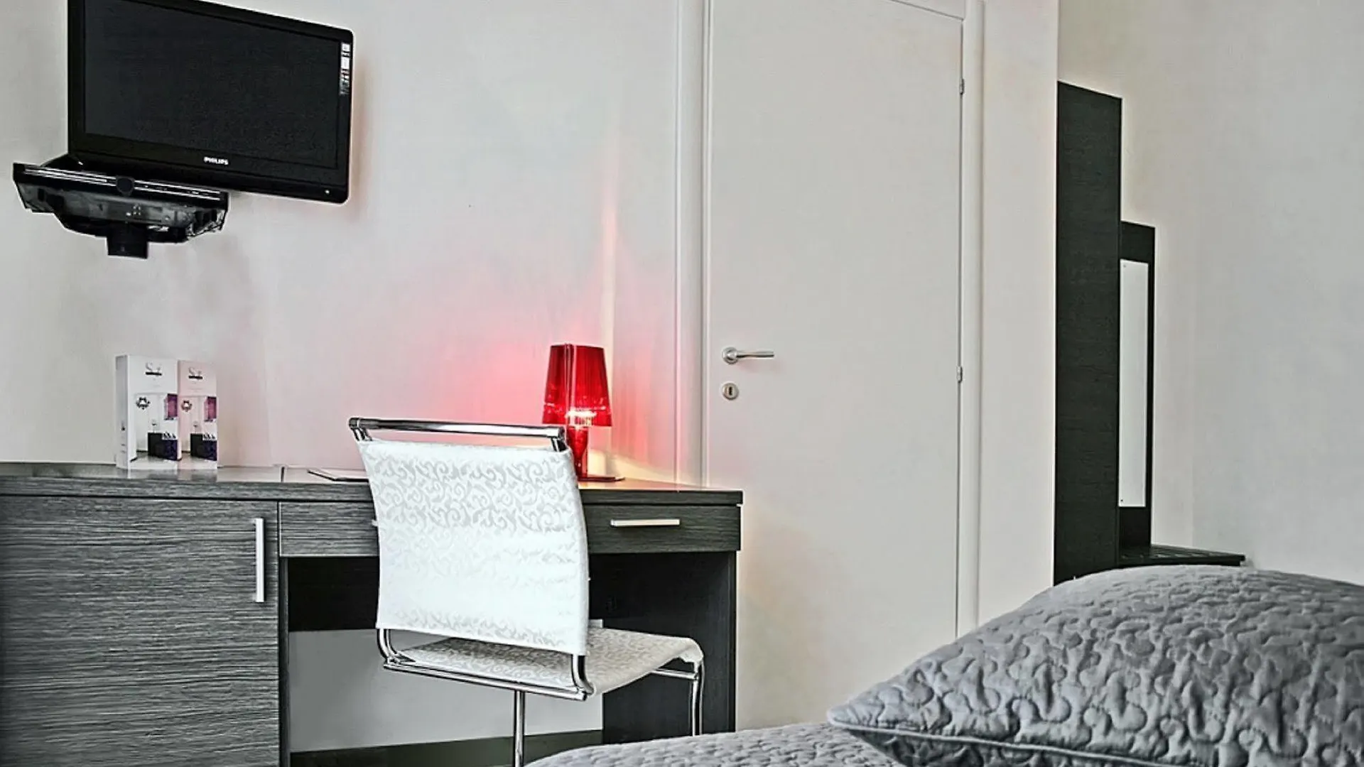 Suite Inn Κατάνια 3*,